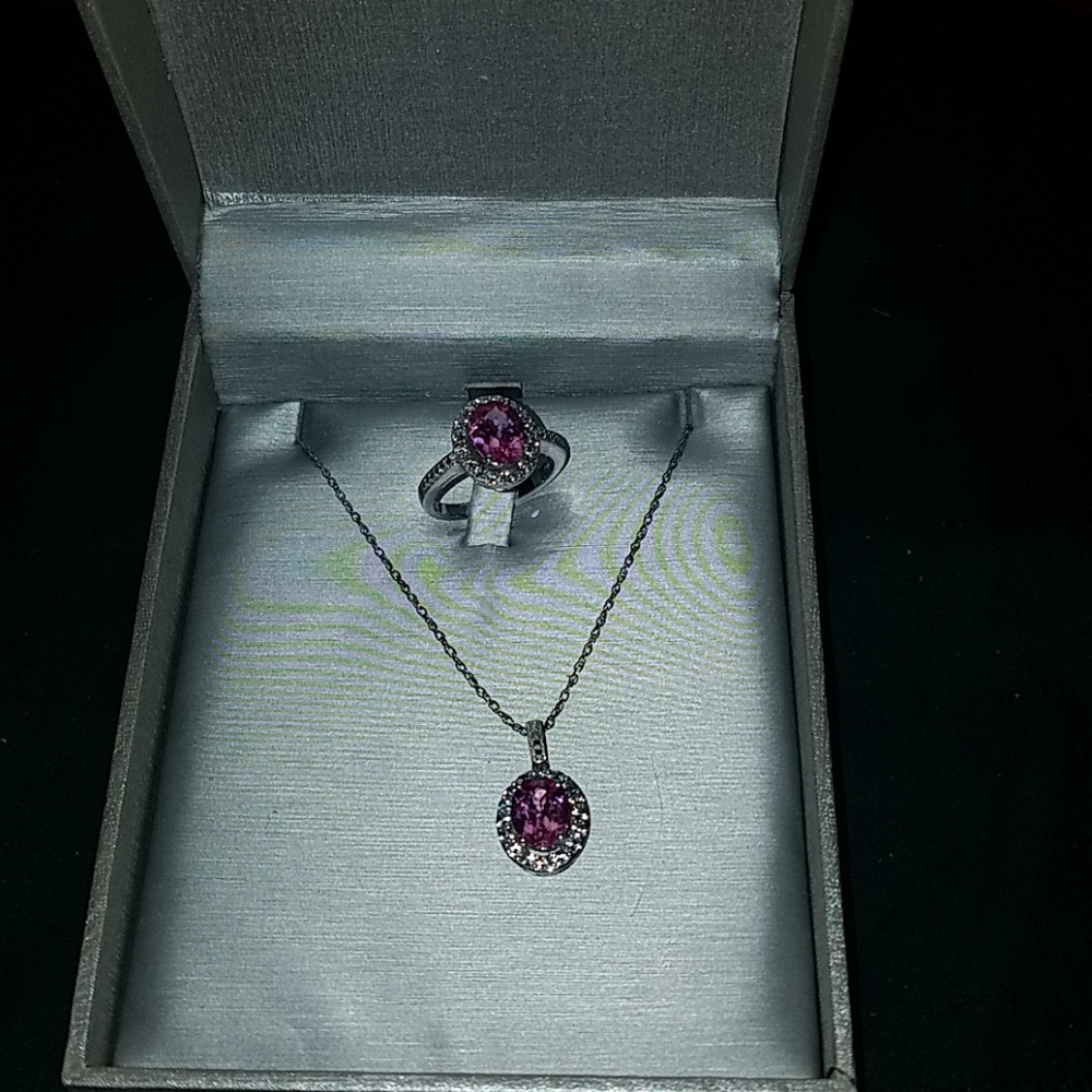 Pink ring in necklace set